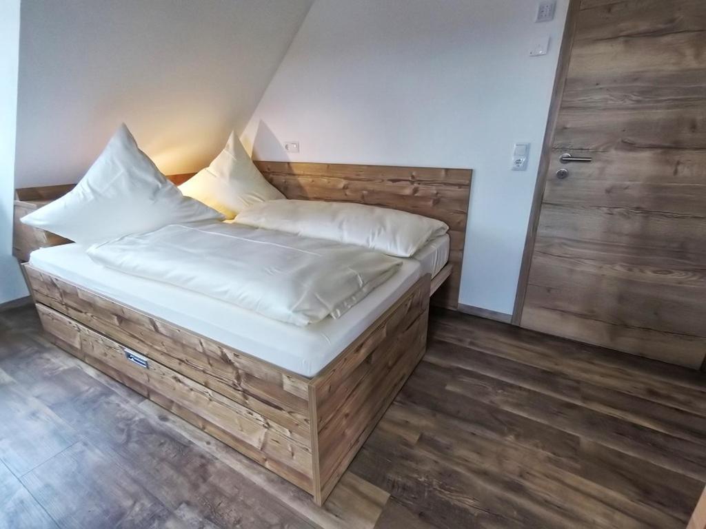 Ferienwohnungen Fewo Landglueck Herrieden Exteriör bild